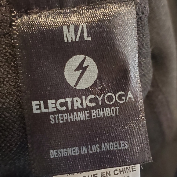 ELECTRIC YOGA | High-Rise Ombre Black & Blue Active Leggings - Picture 5 of 6